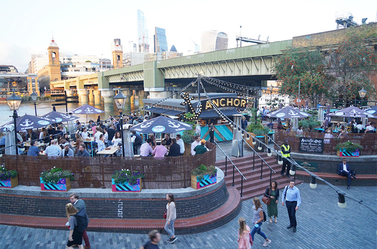 Terraza del pub Anchor Bankside